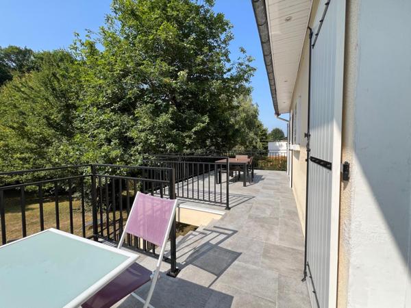 Maison 6 Pièces 175 m2 5 Chambres Terrain 1072m2.