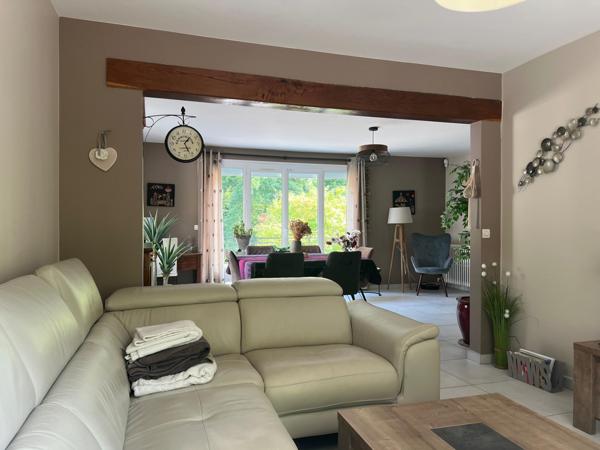 Maison 6 Pièces 175 m2 5 Chambres Terrain 1072m2.