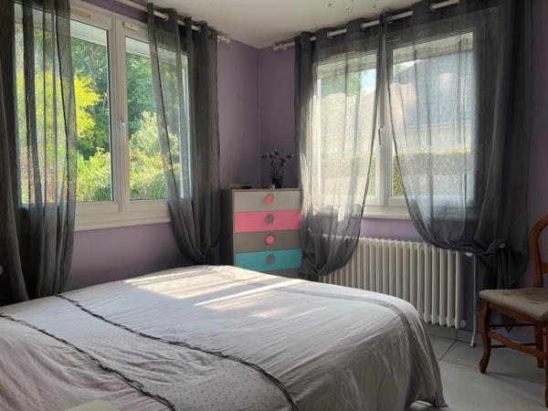 Maison 6 Pièces 175 m2 5 Chambres Terrain 1072m2.