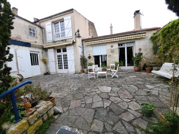 Maison Rochefort 6 pièce(s) 324 m2