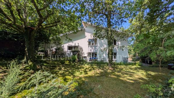 Maison de 186m²  avec 6 chambres et garage double