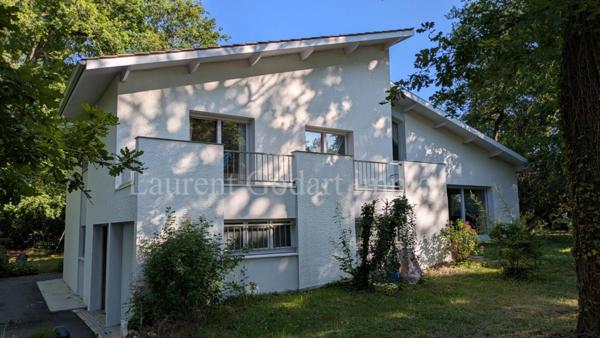 Maison de 186m²  avec 6 chambres et garage double