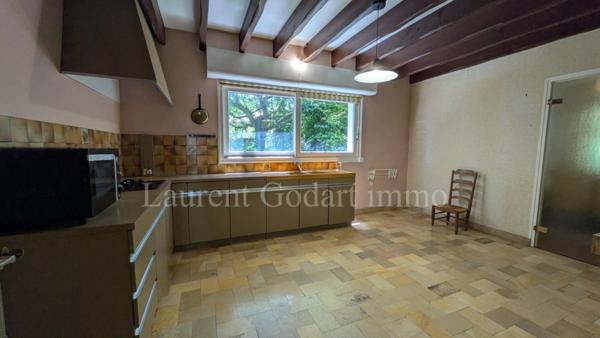 Maison de 186m²  avec 6 chambres et garage double