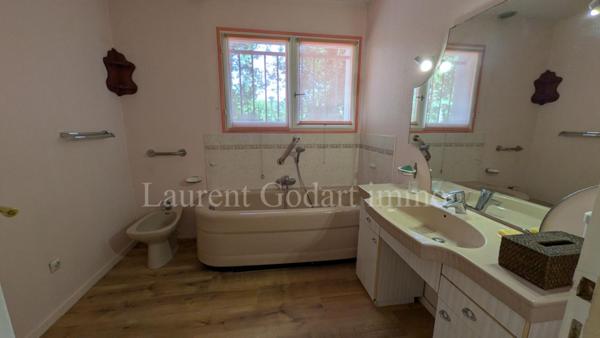 Maison de 186m²  avec 6 chambres et garage double