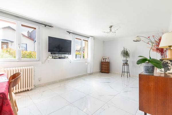 CLAMART - QUARTIER LES JARDINS PARISIENS - MAISON 60 M² ENVIRON - 1 CHAMBRE - JARDIN - GARAGE + PARKING -