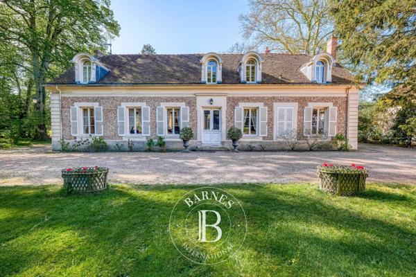Nangis, Propriété 9 Chambres -  653 m² à vendre