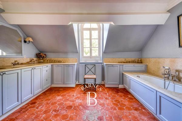 Nangis, Propriété 9 Chambres -  653 m² à vendre