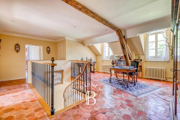 Nangis, Propriété 9 Chambres -  653 m² à vendre