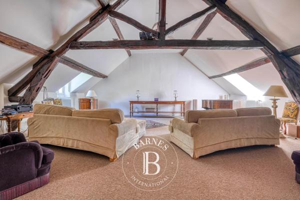 Nangis, Propriété 9 Chambres -  653 m² à vendre