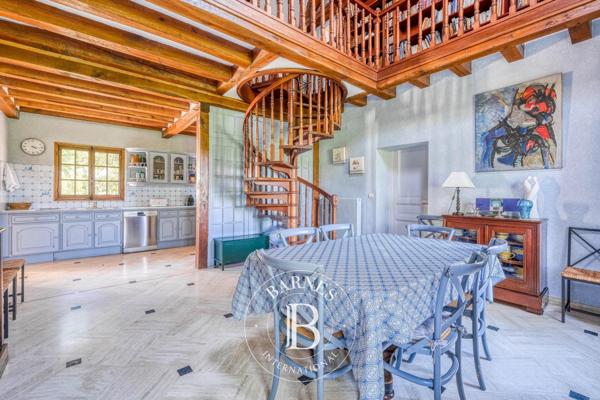 Nangis, Propriété 9 Chambres -  653 m² à vendre