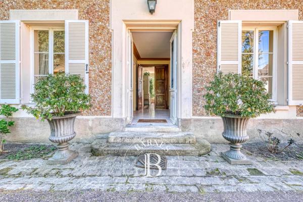 Nangis, Propriété 9 Chambres -  653 m² à vendre