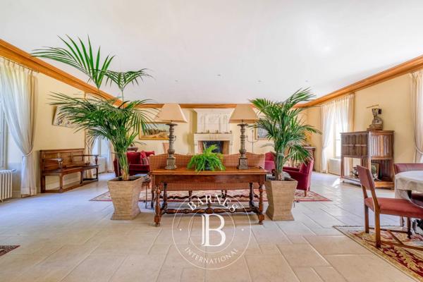 Nangis, Propriété 9 Chambres -  653 m² à vendre