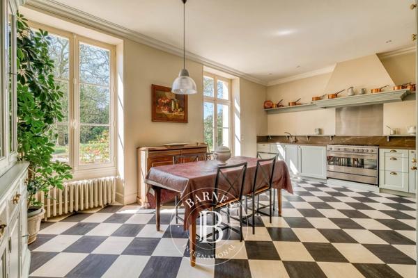 Nangis, Propriété 9 Chambres -  653 m² à vendre