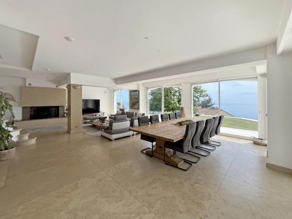 Roquebrune-Cap-Martin, Villa avec Piscine et Vue Exceptionnelle sur la Mer et Monaco