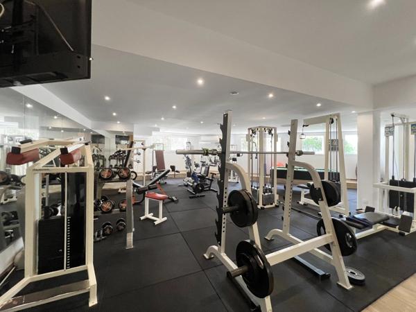 Roquebrune-Cap-Martin, Villa avec Piscine et Vue Exceptionnelle sur la Mer et Monaco