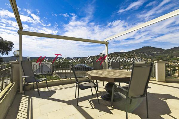 Villa contemporaine d'exception, 185m2 habitables, 4 chambres, piscine et garage au Lavandou. Parcelle 835m2