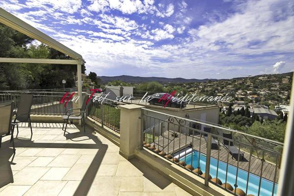 Villa contemporaine d'exception, 185m2 habitables, 4 chambres, piscine et garage au Lavandou. Parcelle 835m2