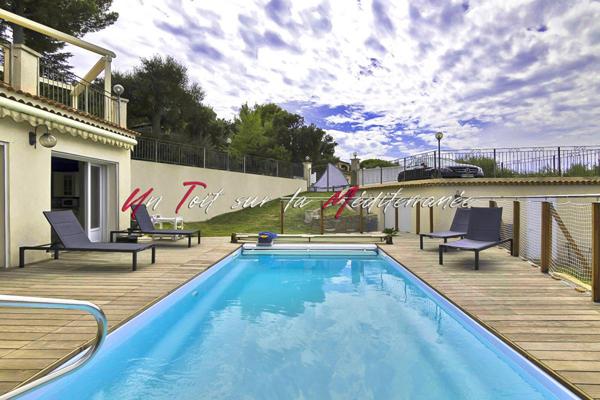 Villa contemporaine d'exception, 185m2 habitables, 4 chambres, piscine et garage au Lavandou. Parcelle 835m2