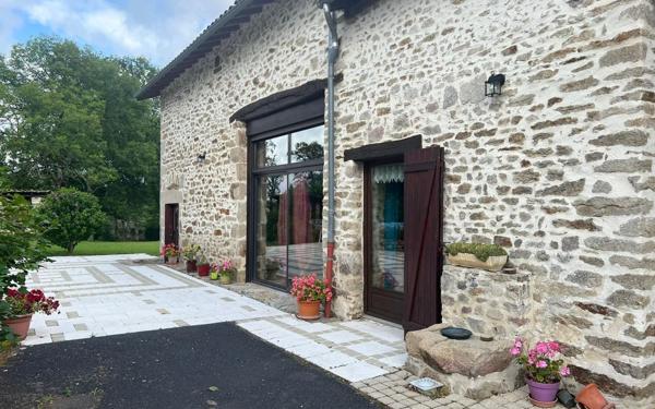 Maison à vendre    5 pièces • 160 m2 Peyrilhac