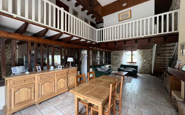 Maison à vendre    5 pièces • 160 m2 Peyrilhac