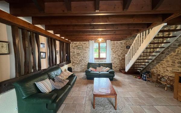 Maison à vendre    5 pièces • 160 m2 Peyrilhac