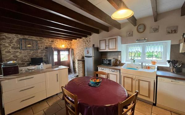 Maison à vendre    5 pièces • 160 m2 Peyrilhac