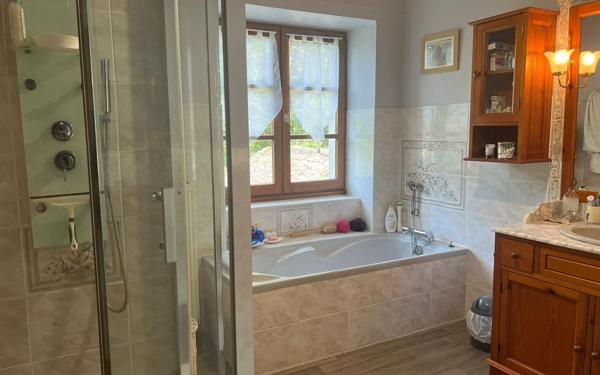 Maison à vendre    5 pièces • 160 m2 Peyrilhac