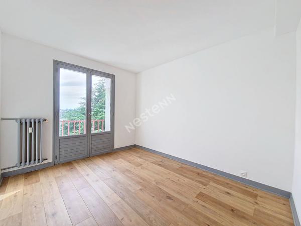 A LOUER APPARTEMENT 3 PIÈCES ENTIÈREMENT RÉNOVÉ ET TRÈS LUMINEUX POITIERS OUEST QUARTIER DES ROCS