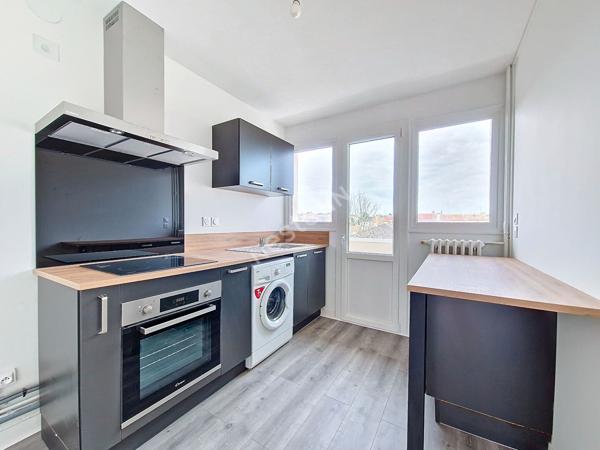 A LOUER APPARTEMENT 3 PIÈCES ENTIÈREMENT RÉNOVÉ ET TRÈS LUMINEUX POITIERS OUEST QUARTIER DES ROCS