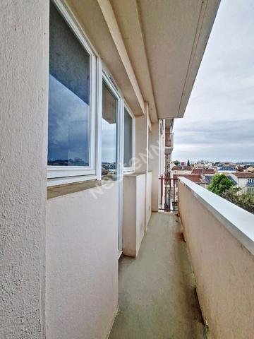 A LOUER APPARTEMENT 3 PIÈCES ENTIÈREMENT RÉNOVÉ ET TRÈS LUMINEUX POITIERS OUEST QUARTIER DES ROCS