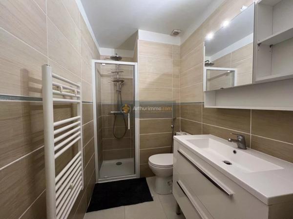 Location Appartement 1 pièces 25 m2 à Roquebrune-sur-Argens