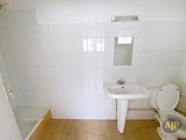 Appartement à vendre Lesparre Medoc - 2 pièces, 42m² avec 1 chambre(s) à 48 500€ - AJP Lesparre Immobilier