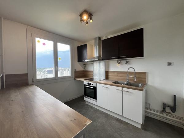 Appartement à louer 620 € CC Joué-lès-Tours 2 p 45 m² DPE C