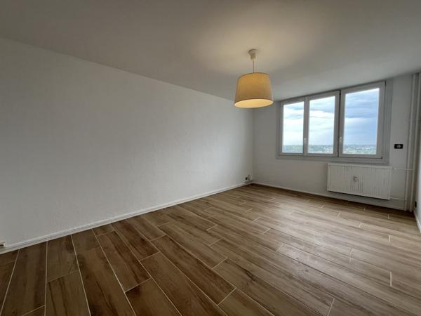 Appartement à louer 620 € CC Joué-lès-Tours 2 p 45 m² DPE C
