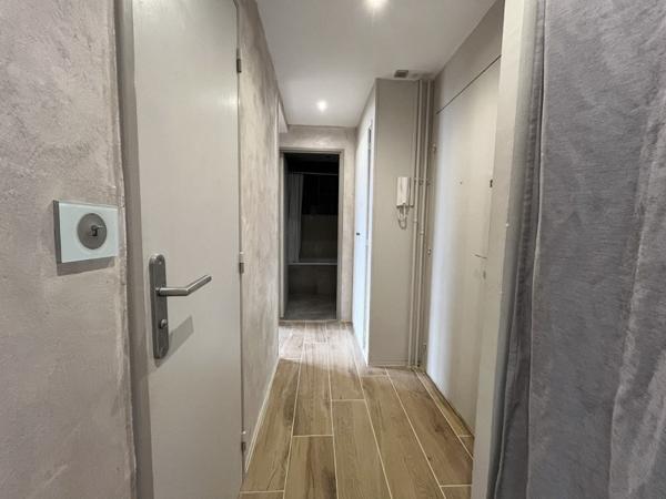 Appartement à louer 620 € CC Joué-lès-Tours 2 p 45 m² DPE C