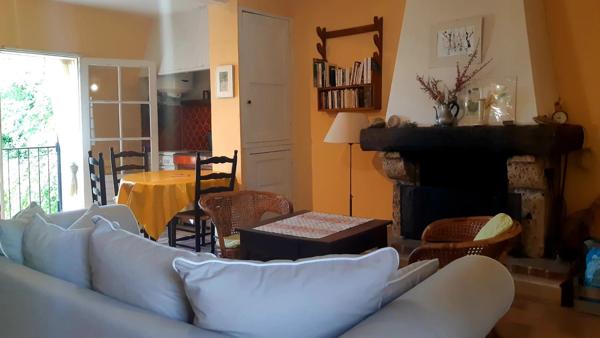 Maison de village avec terrasse et vues dégagées