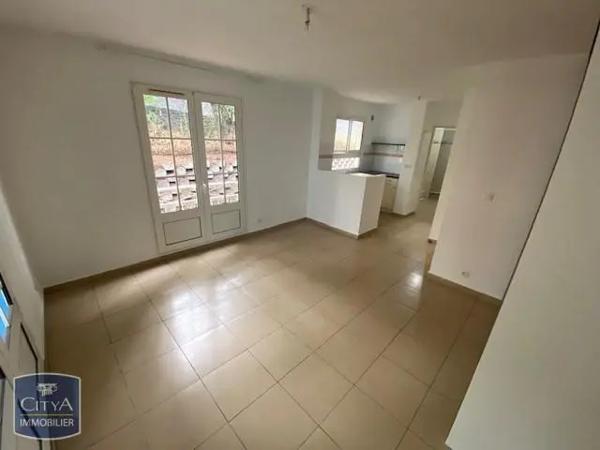 Appartement à louer 1 pièce 27.29m²