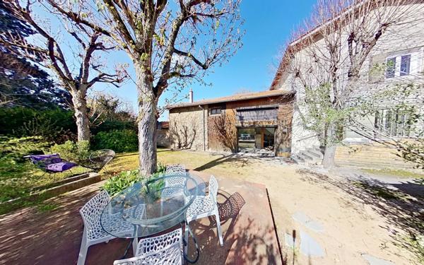 Maison à vendre    6 pièces •  Lentilly