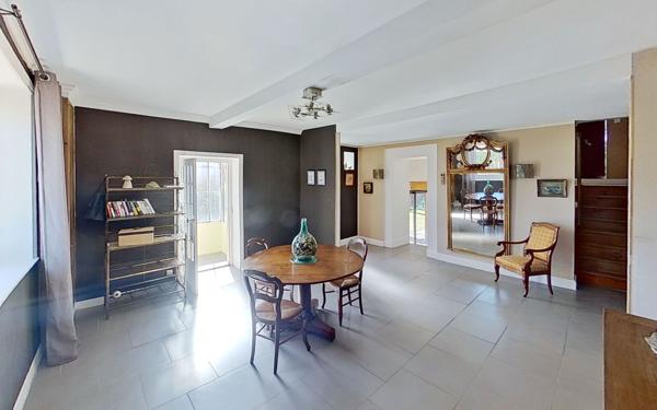 Maison à vendre    6 pièces •  Lentilly