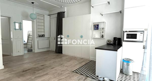 Location Appartement 3 pièces 65.72 m² - Paris 75017
