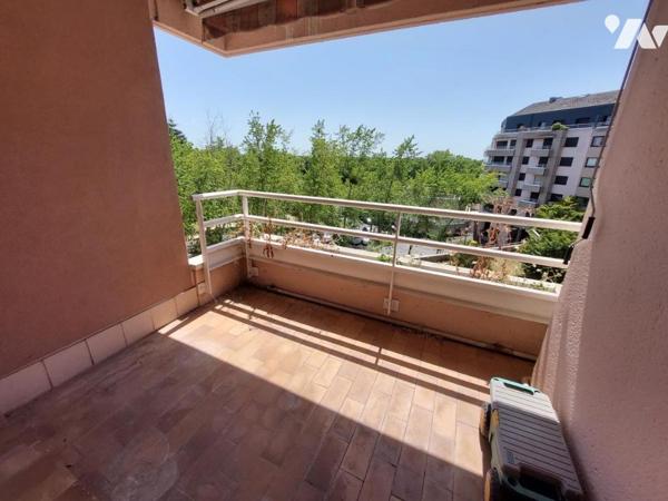 APPARTEMENT F2 AVEC BALCON + PLACE PARKING SOUS SOL