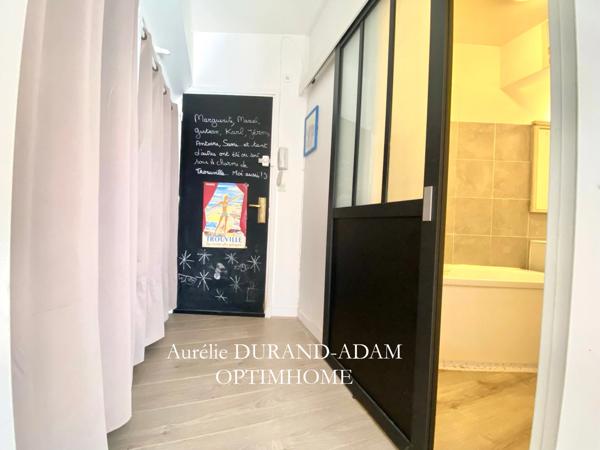 Très agréable studio meublé à vendre à deux pas de la plage - Cave - Emplacement recherché !