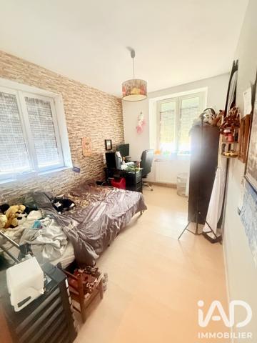 Maison à vendre 5 pièces 104,56 m² Sainte-Sigolène