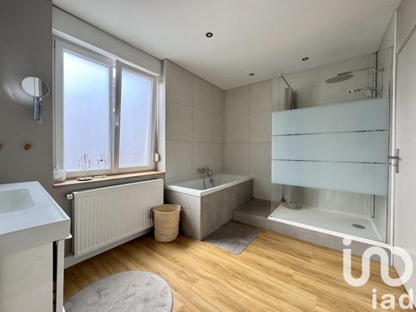 Maison de ville 4 pièces de 104 m² à Halluin (59250)