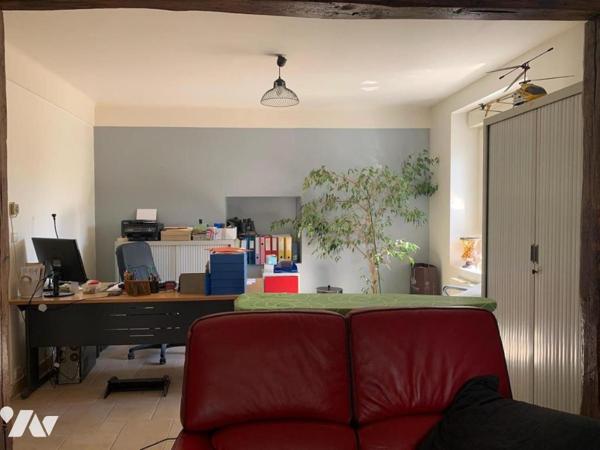 Maison entièrement rénovée avec très grande dépendance à MAREUIL LE PORT