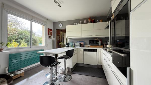 LA ROCHE SUR YON Saint André d'Ornay - Maison 155m², 4 chambres sur terrain 823m²