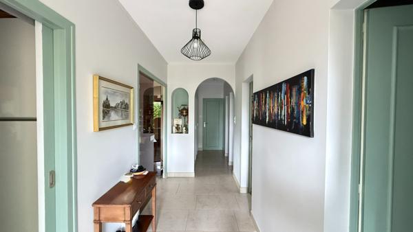 LA ROCHE SUR YON Saint André d'Ornay - Maison 155m², 4 chambres sur terrain 823m²