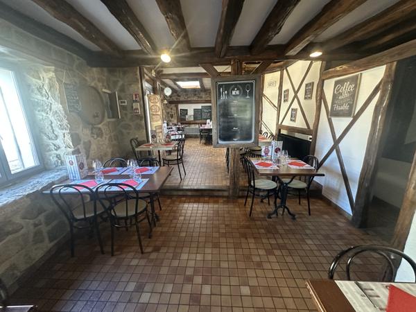 Fonds De Commerce
        
        - 294 m² Exclusivité 330 000 € *