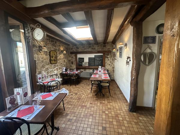 Fonds De Commerce
        
        - 294 m² Exclusivité 330 000 € *