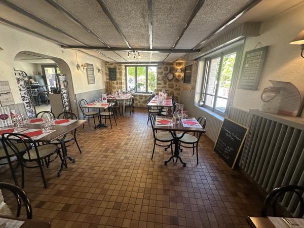 Fonds De Commerce
        
        - 294 m² Exclusivité 330 000 € *